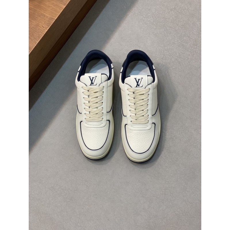 l**is V*t*n sneakers